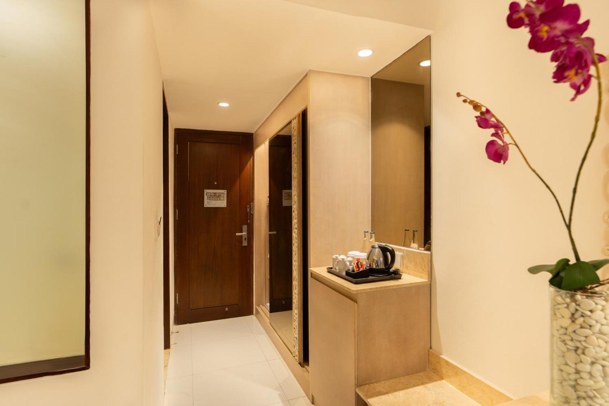 Kuta Angel Hotel Экстерьер фото